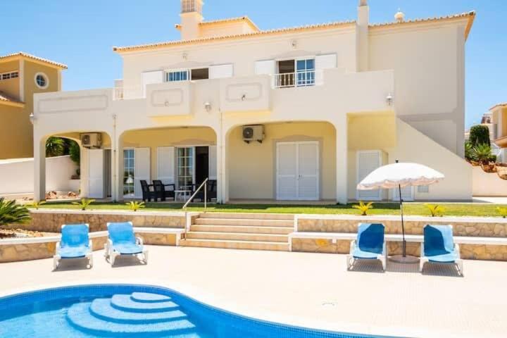Villa Mendes - Walking distance to the beach view 5