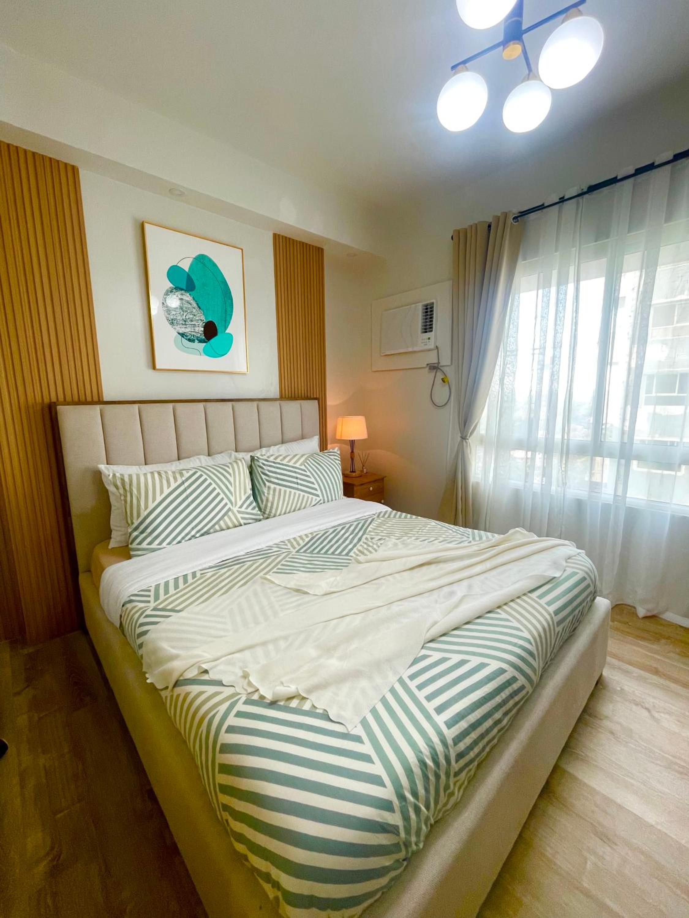 Ezren Suites Mesavirre Residences Unit922 view 3
