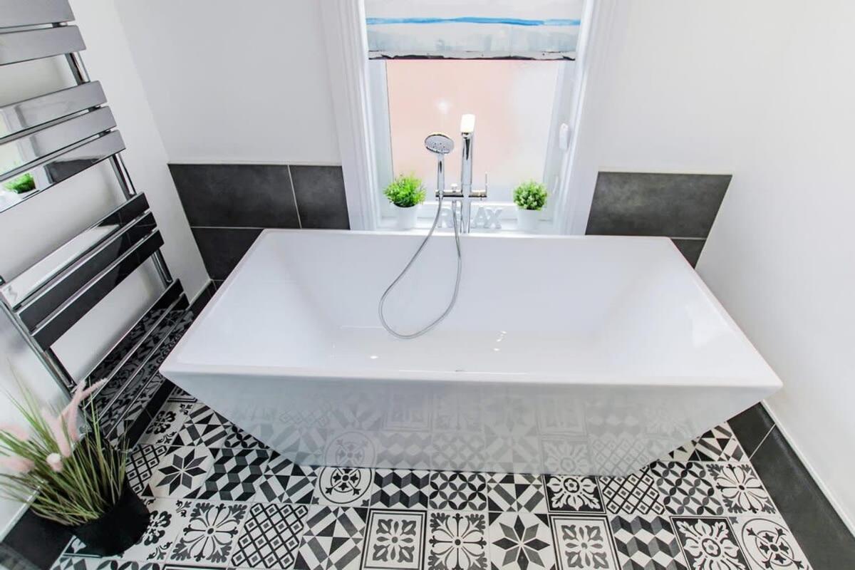Rydal House - central location and stylish interiors