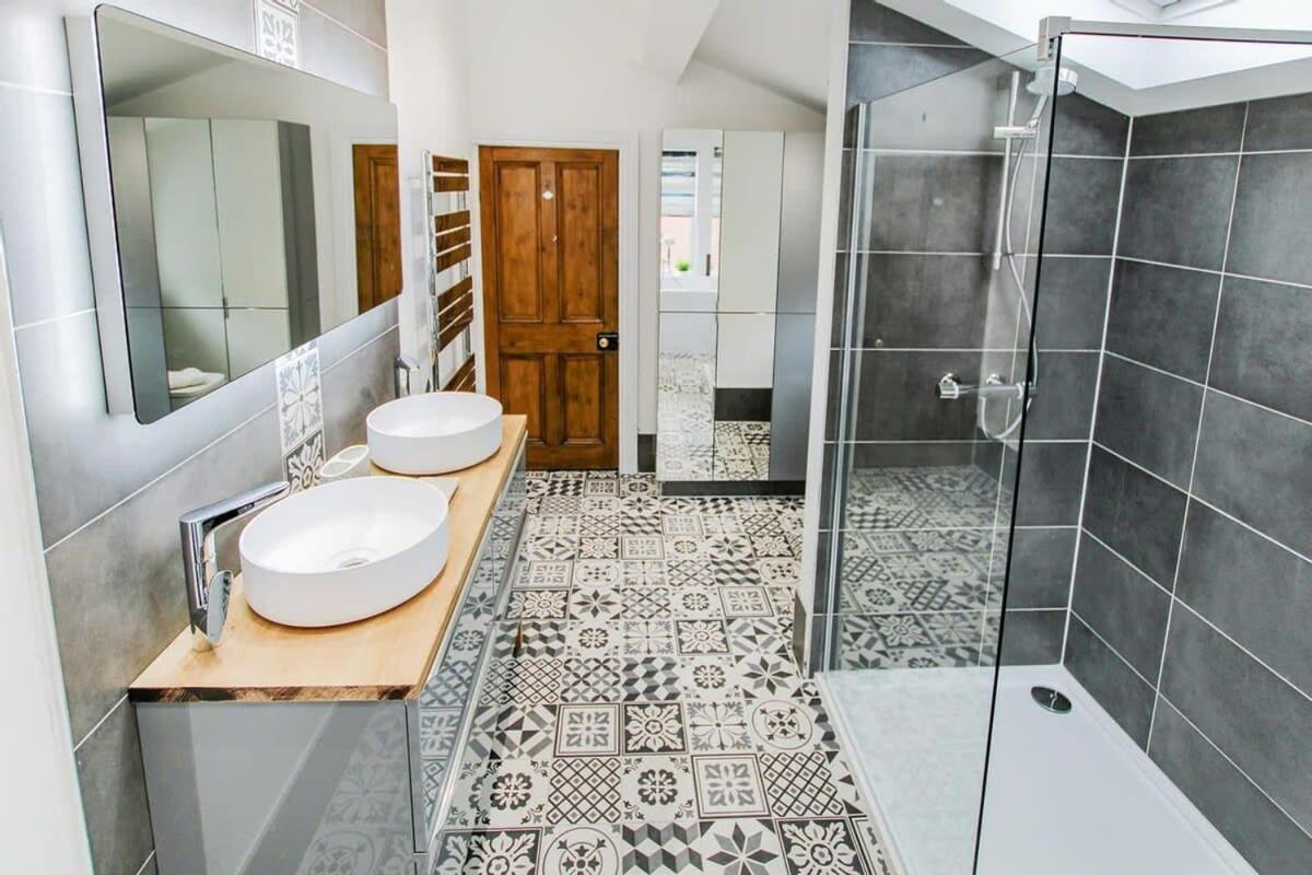 Rydal House - central location and stylish interiors
