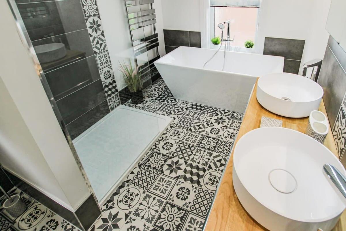 Rydal House - central location and stylish interiors