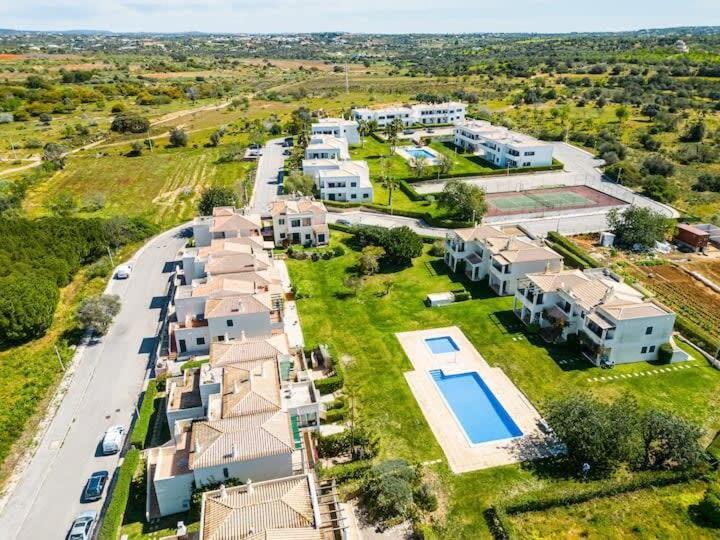 Apartment Pera - great complex, communal pool
