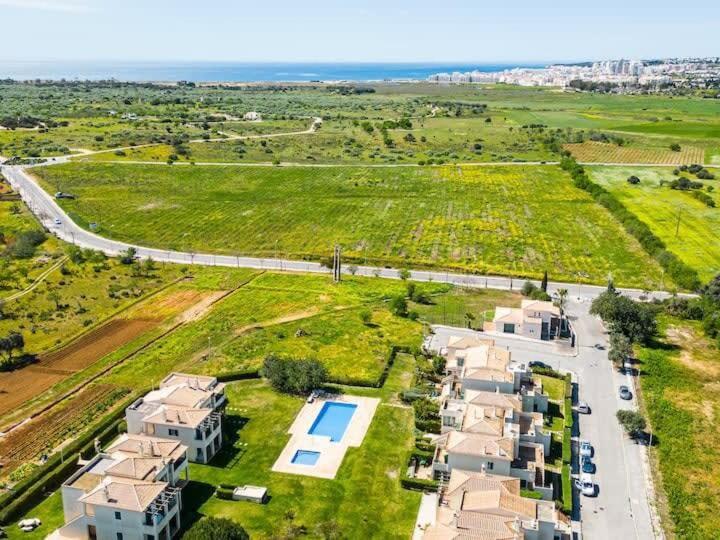 Apartment Pera - great complex, communal pool