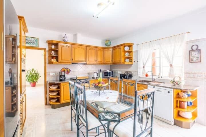 Casa Bella Vista - Fantastic spacious villa with beautiful views views of the Algarvian mountains, Monchique