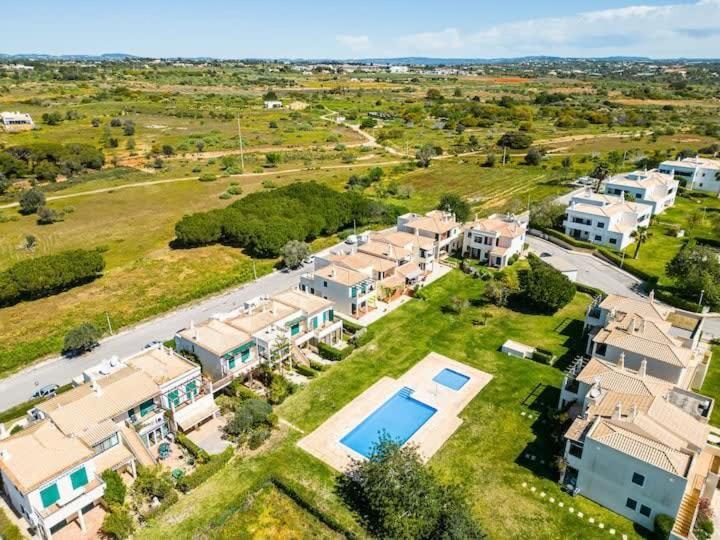 Apartment Pera - great complex, communal pool