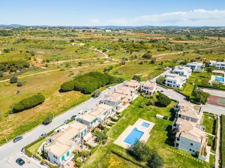 Apartment Pera - great complex, communal pool
