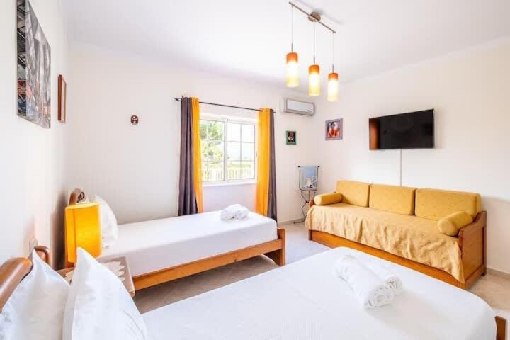 Casa Bella Vista - Fantastic spacious villa with beautiful views views of the Algarvian mountains, Monchique