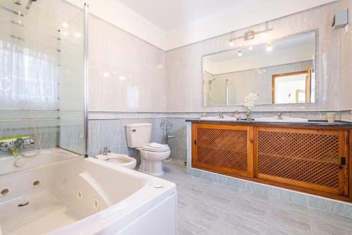 Casa Bella Vista - Fantastic spacious villa with beautiful views views of the Algarvian mountains, Monchique
