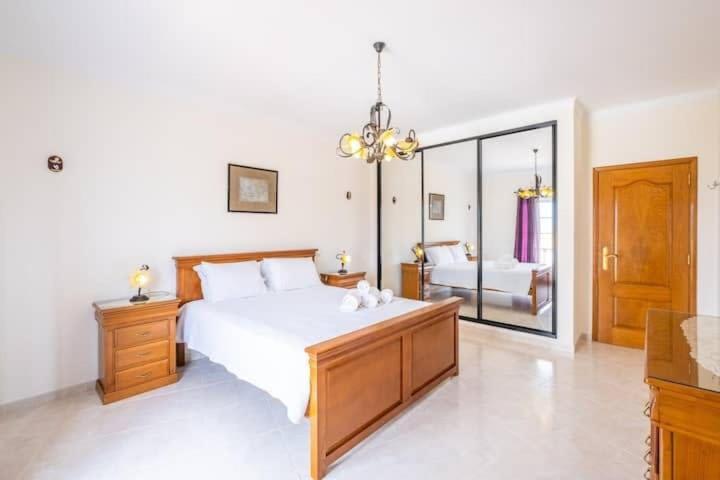Casa Bella Vista - Fantastic spacious villa with beautiful views views of the Algarvian mountains, Monchique