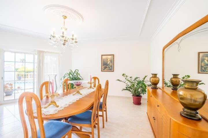 Casa Bella Vista - Fantastic spacious villa with beautiful views views of the Algarvian mountains, Monchique