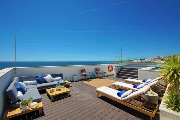 Villa Dior View - Luxury beachfront villa with rooftop pool view 3