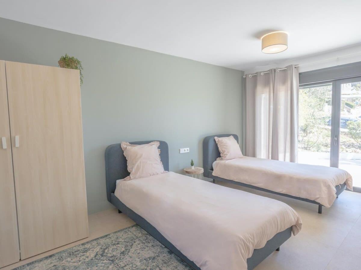 Villa Calina prime location sea views