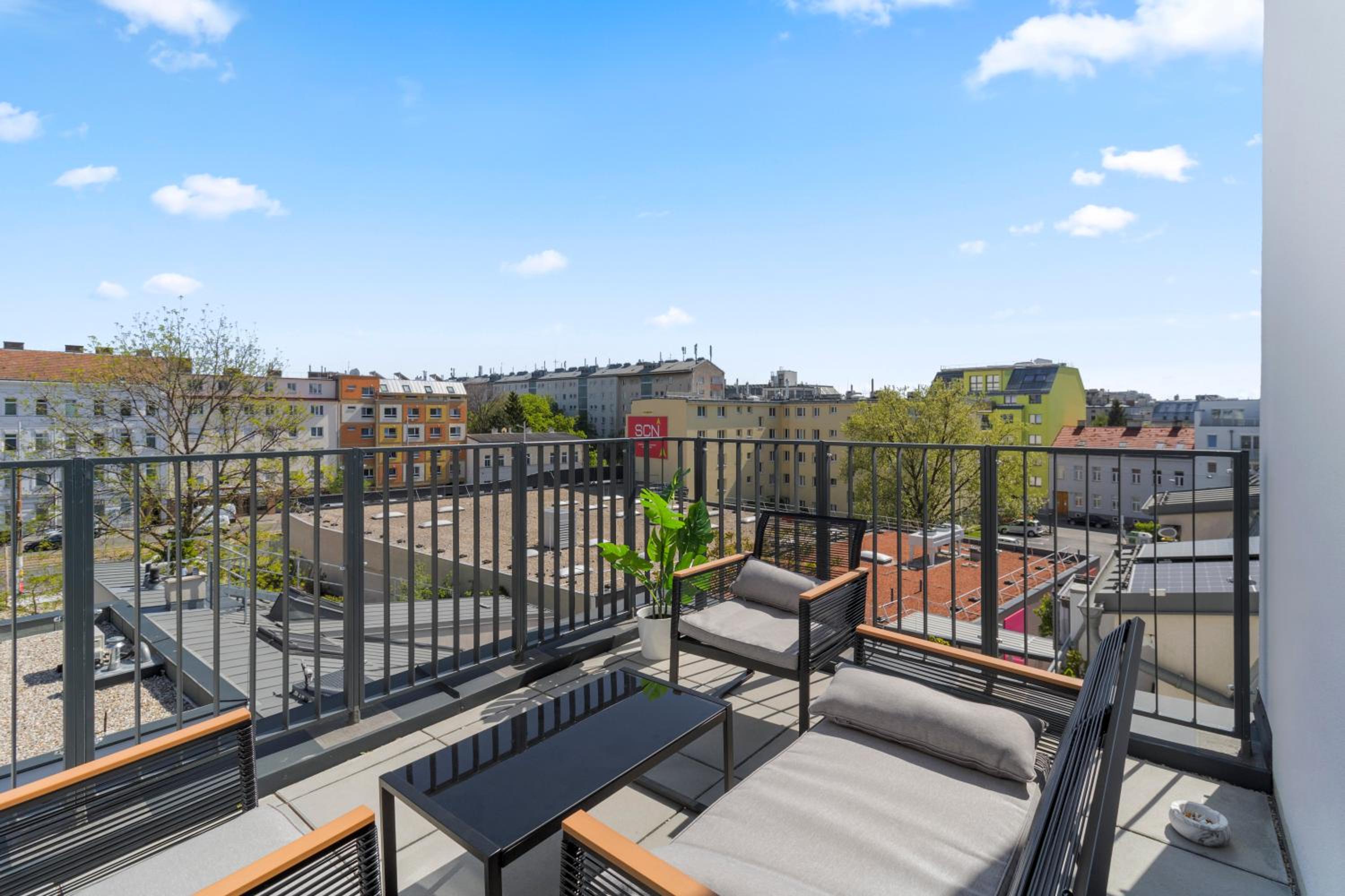 Long Term Stay - Near Klinik Floridsdorf - On-Site Parking for 19,90 Eur