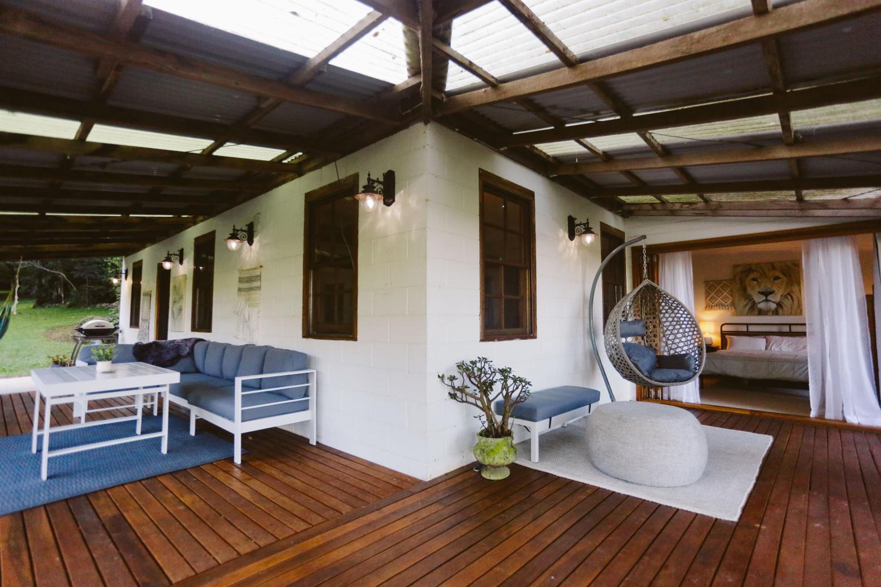 Hinterland Retreat on 30 acres - Sleeps 6