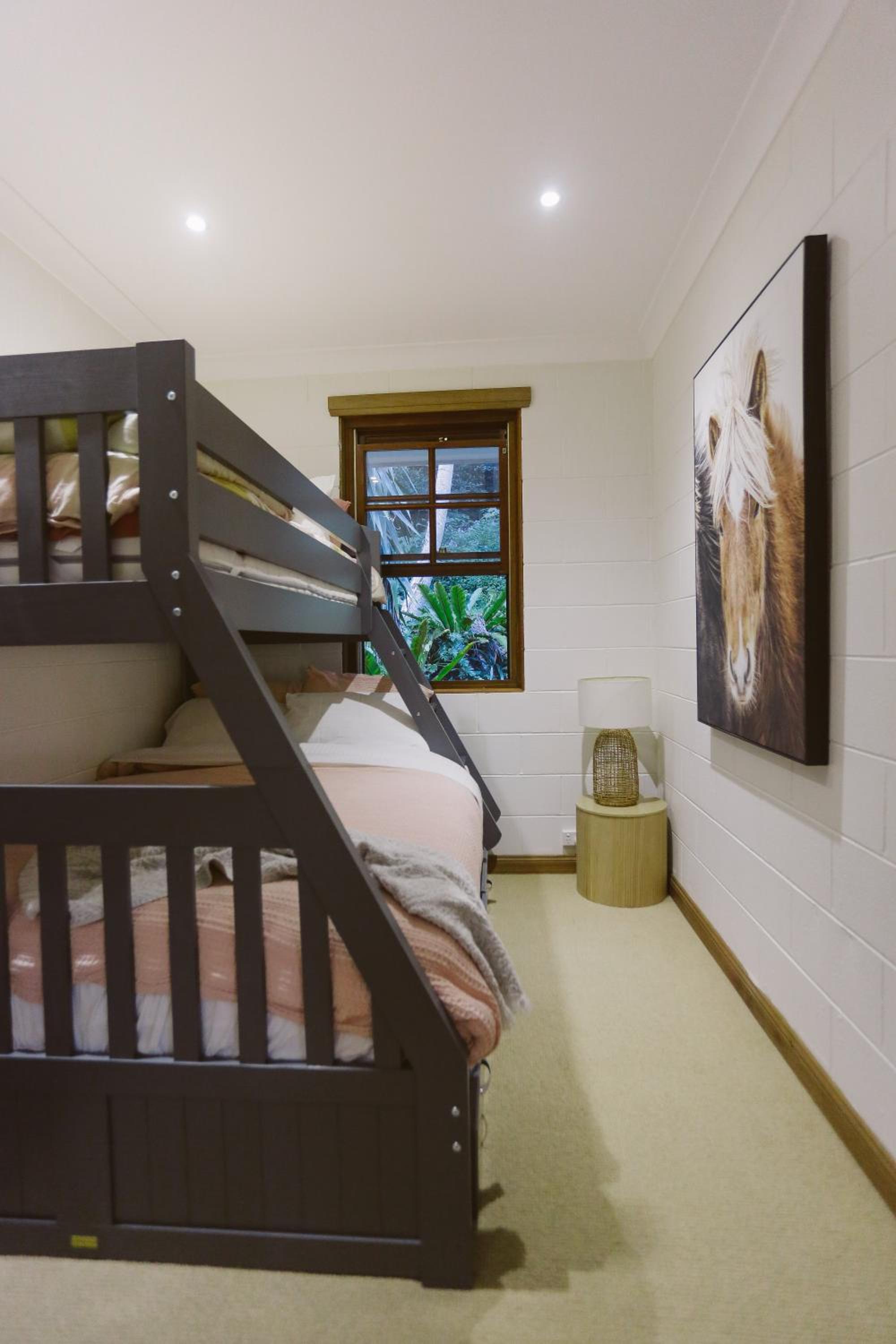 Hinterland Retreat on 30 acres - Sleeps 6