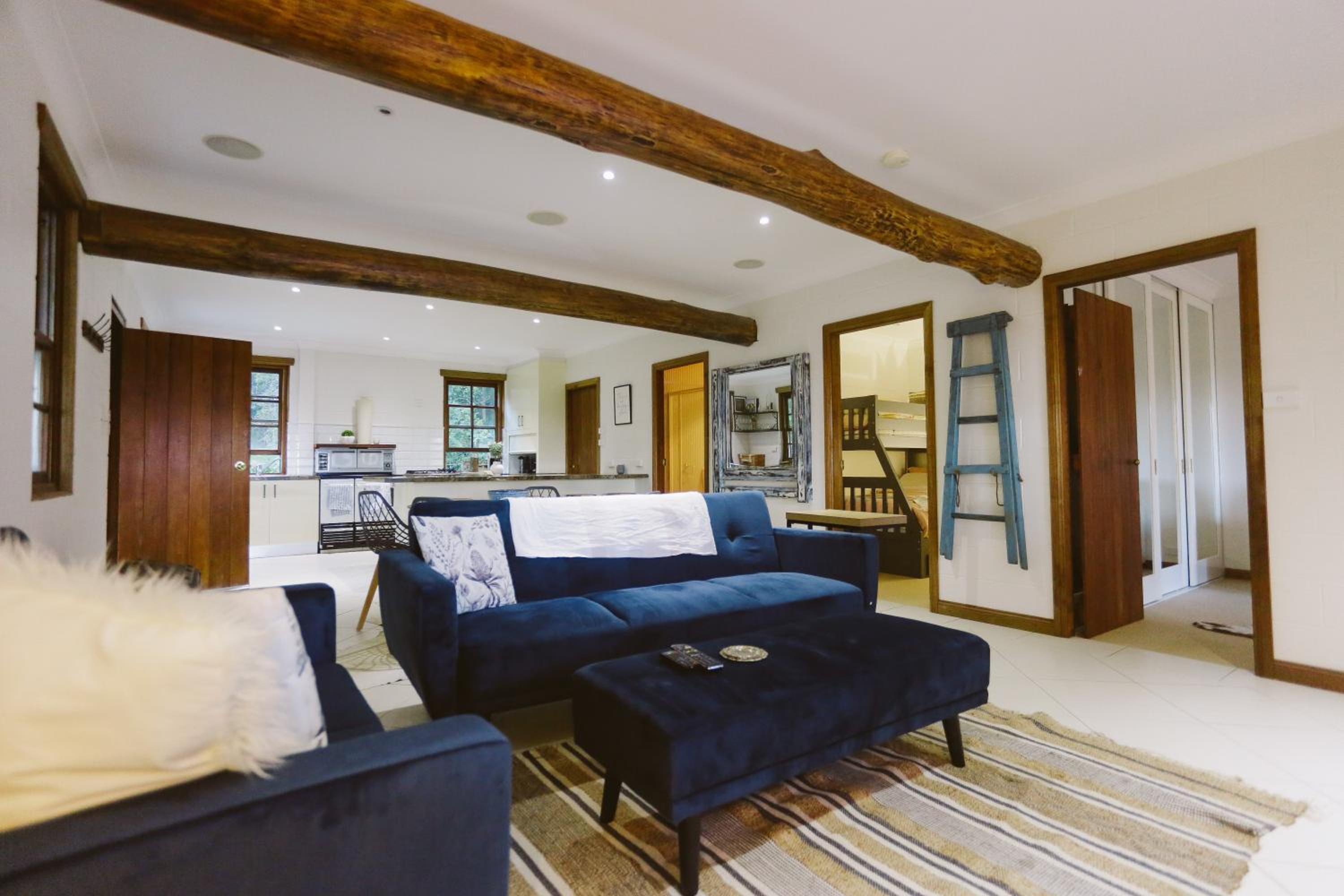Hinterland Retreat on 30 acres - Sleeps 6