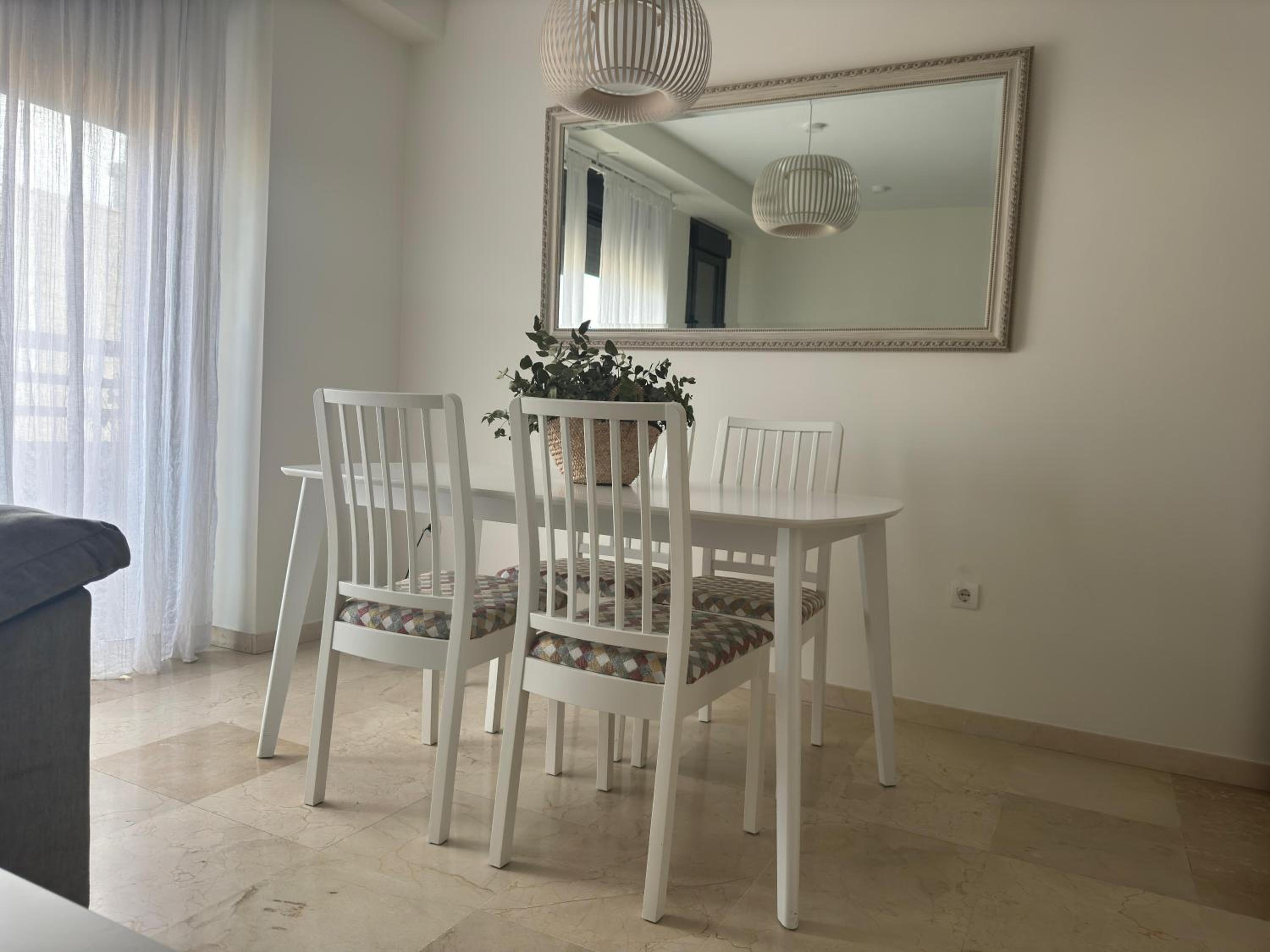 Dúplex céntrico con terraza y parking gratuito