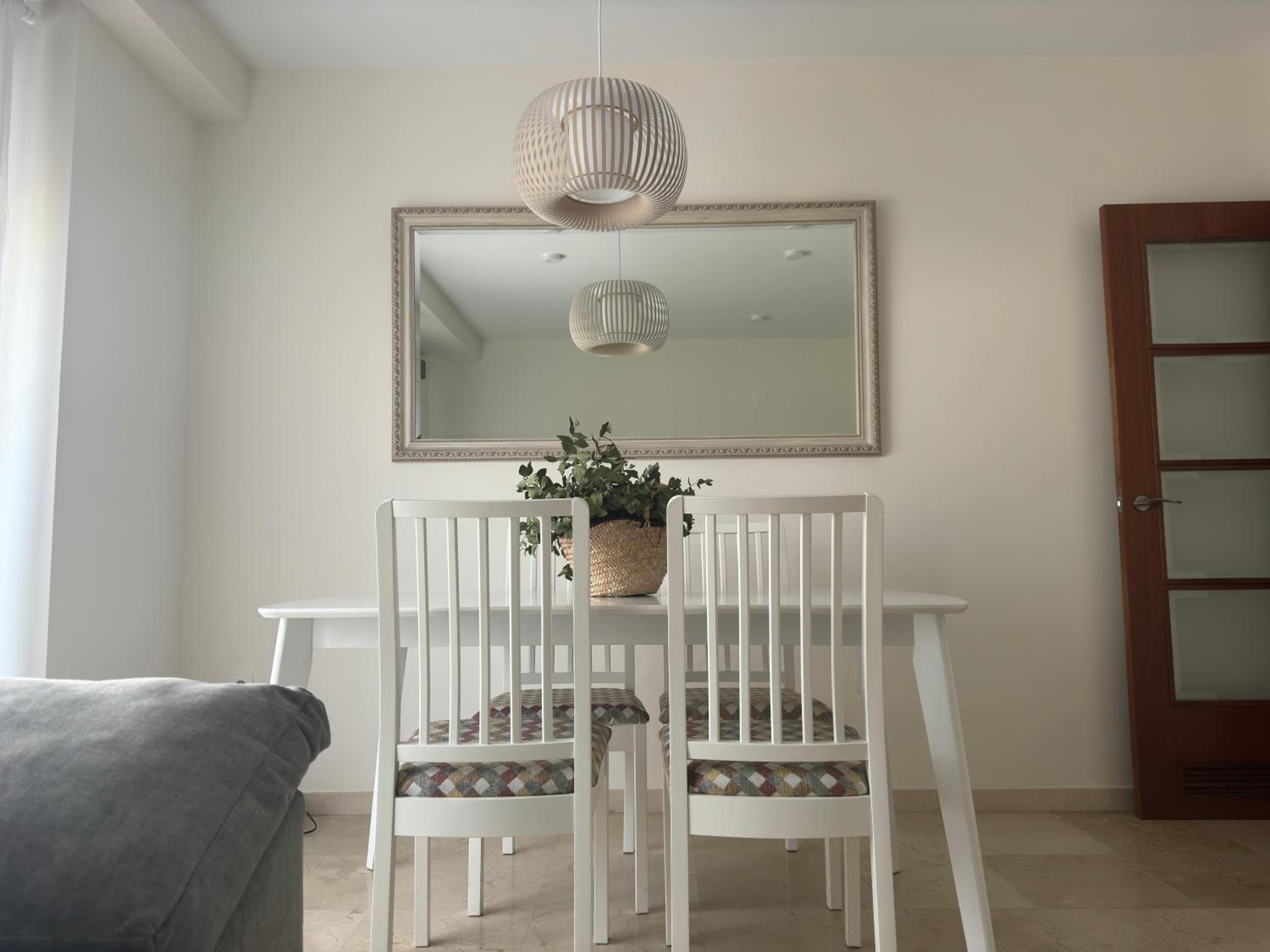 Dúplex céntrico con terraza y parking gratuito
