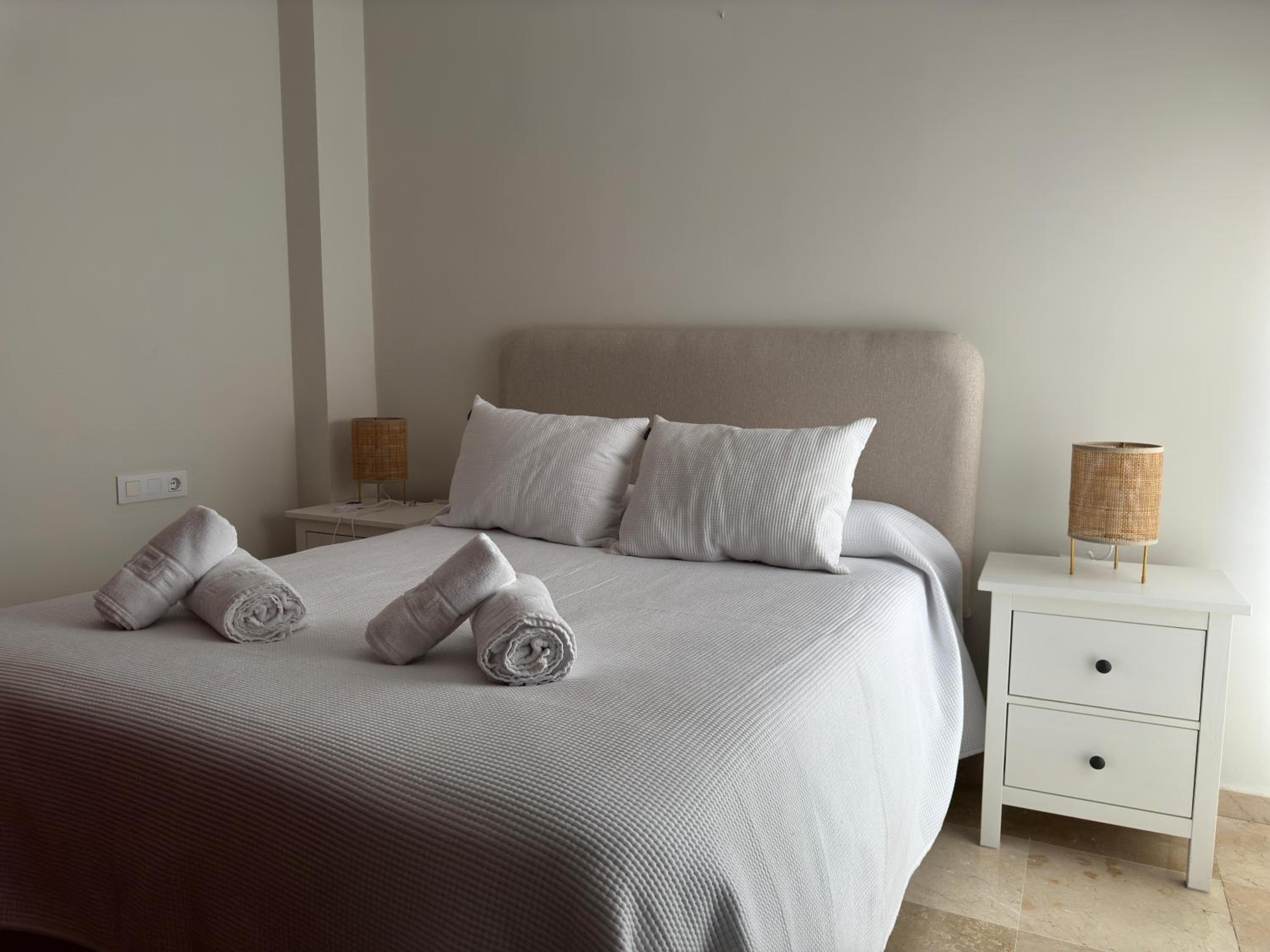 Dúplex céntrico con terraza y parking gratuito