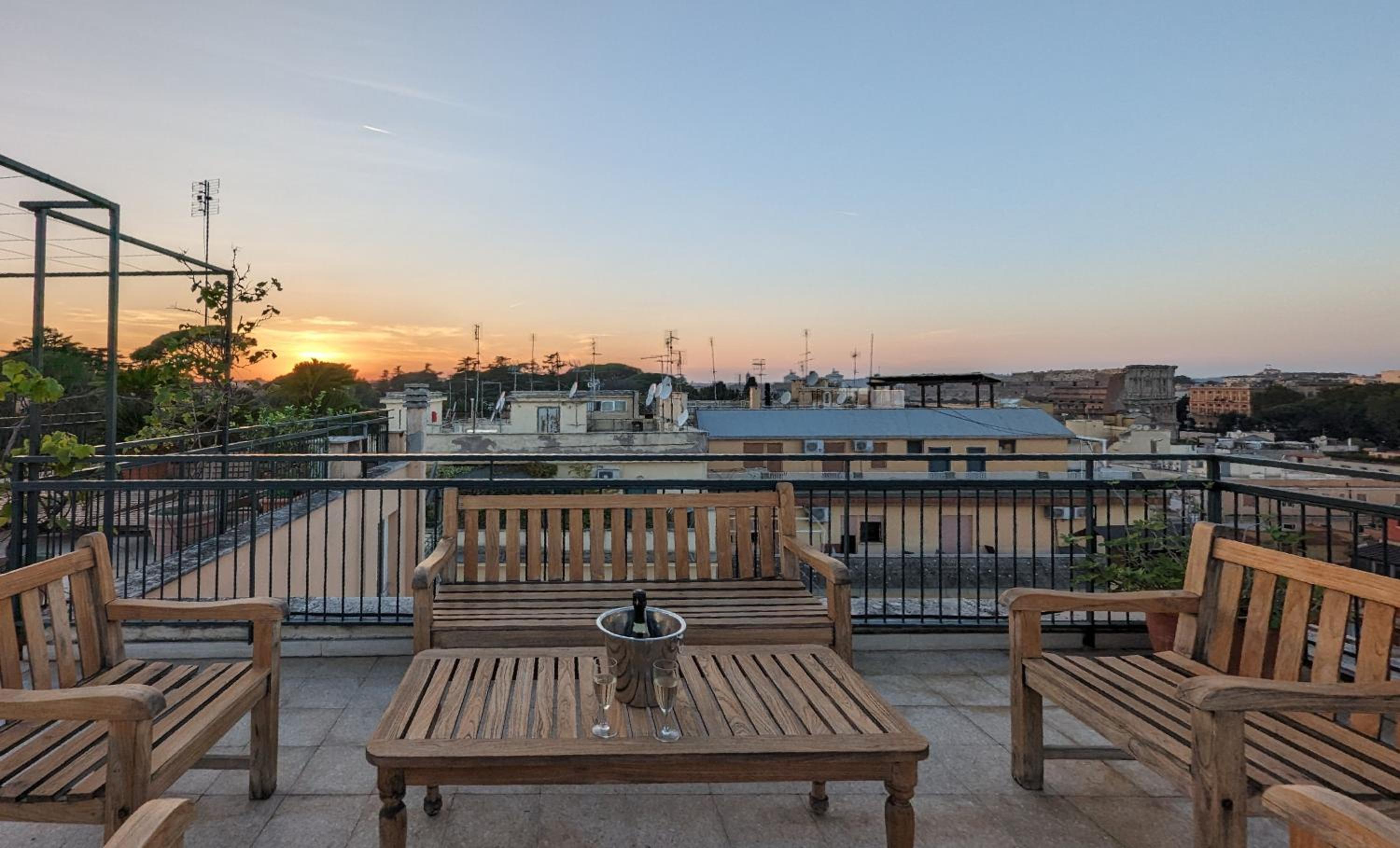 Colosseo Penthouse with 360° View Rooftop
