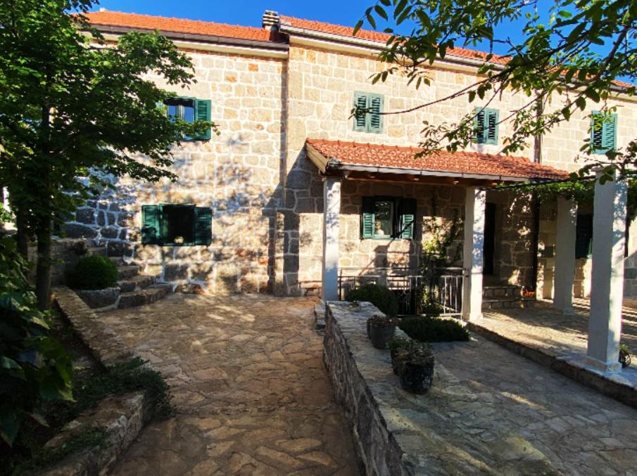 Holiday home Bilini Dvori - house with swimming pool view 5