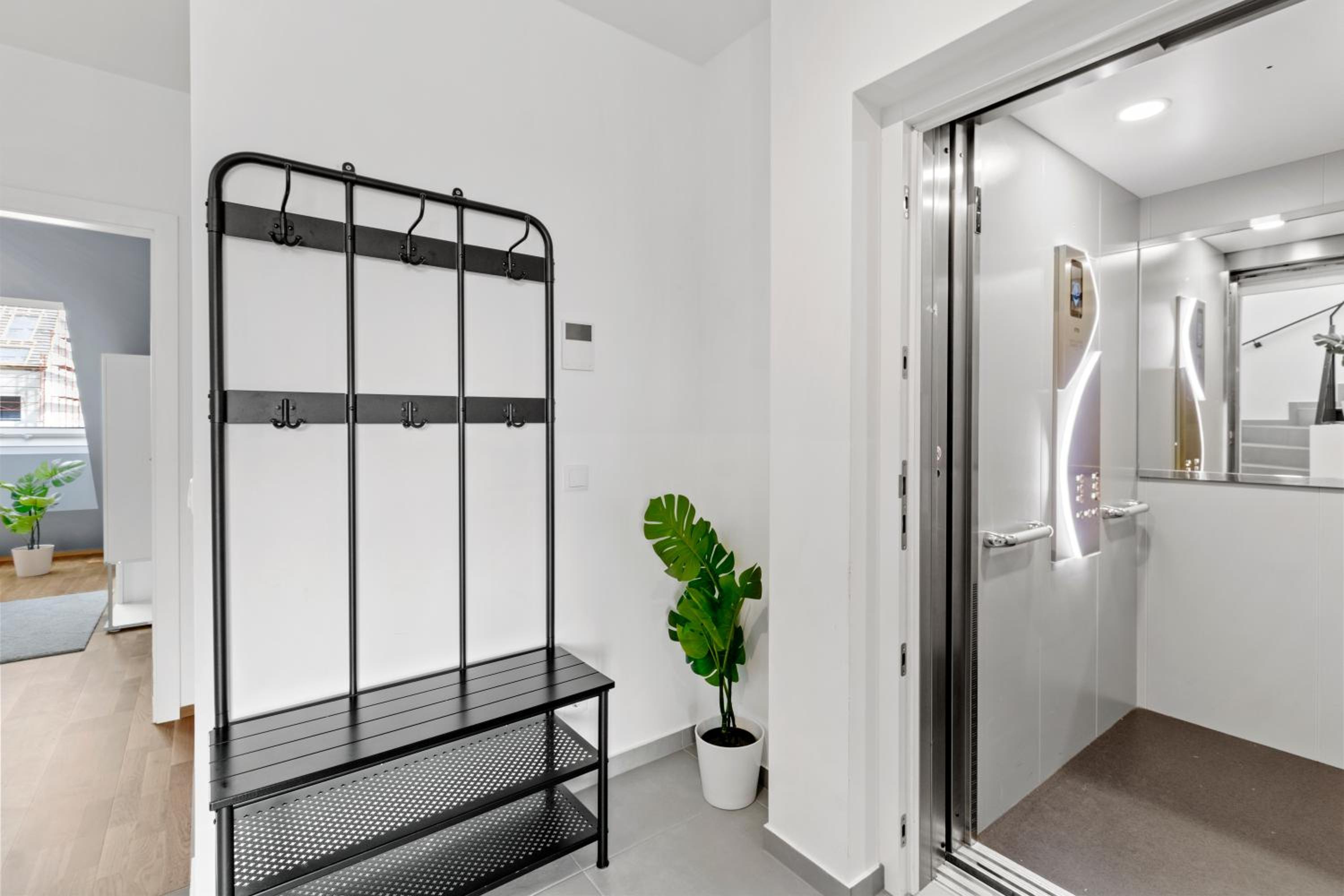 Long Term Stay - Near Klinik Floridsdorf - On-Site Parking for 19,90 Eur