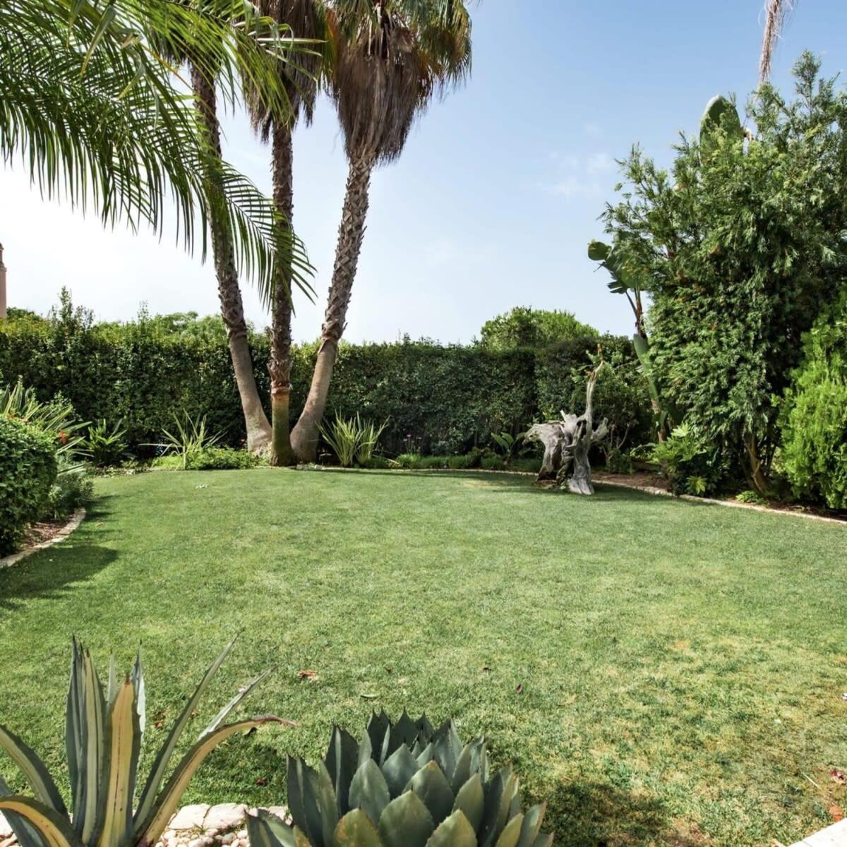 Villa Millennium luxury villa relaxing location view 3
