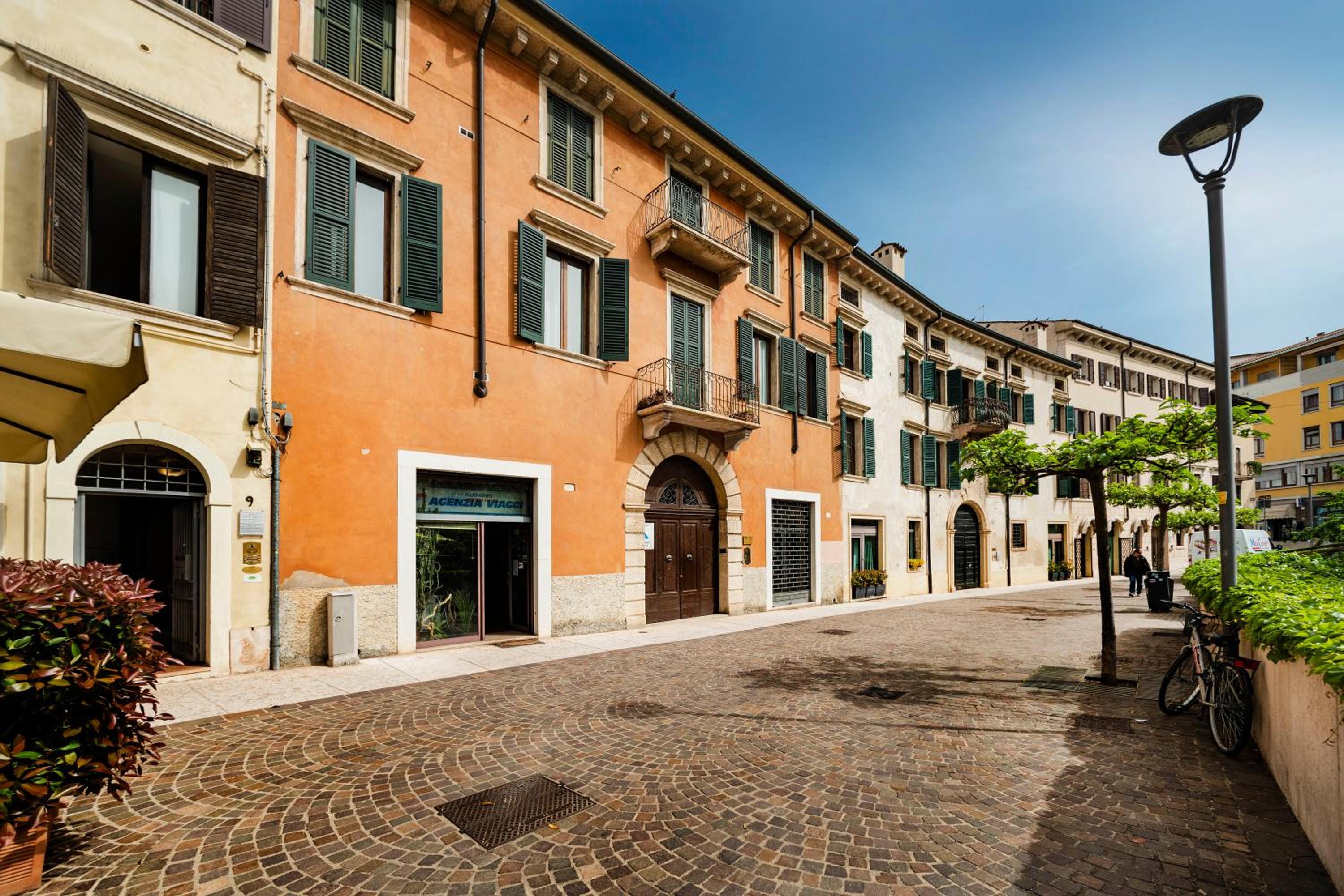 Italianflat - Verona Arches Studio Flat view 3