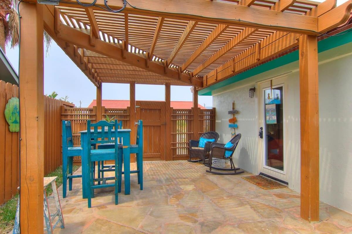 Lorna Beach Cottage at Spanish Village view 3