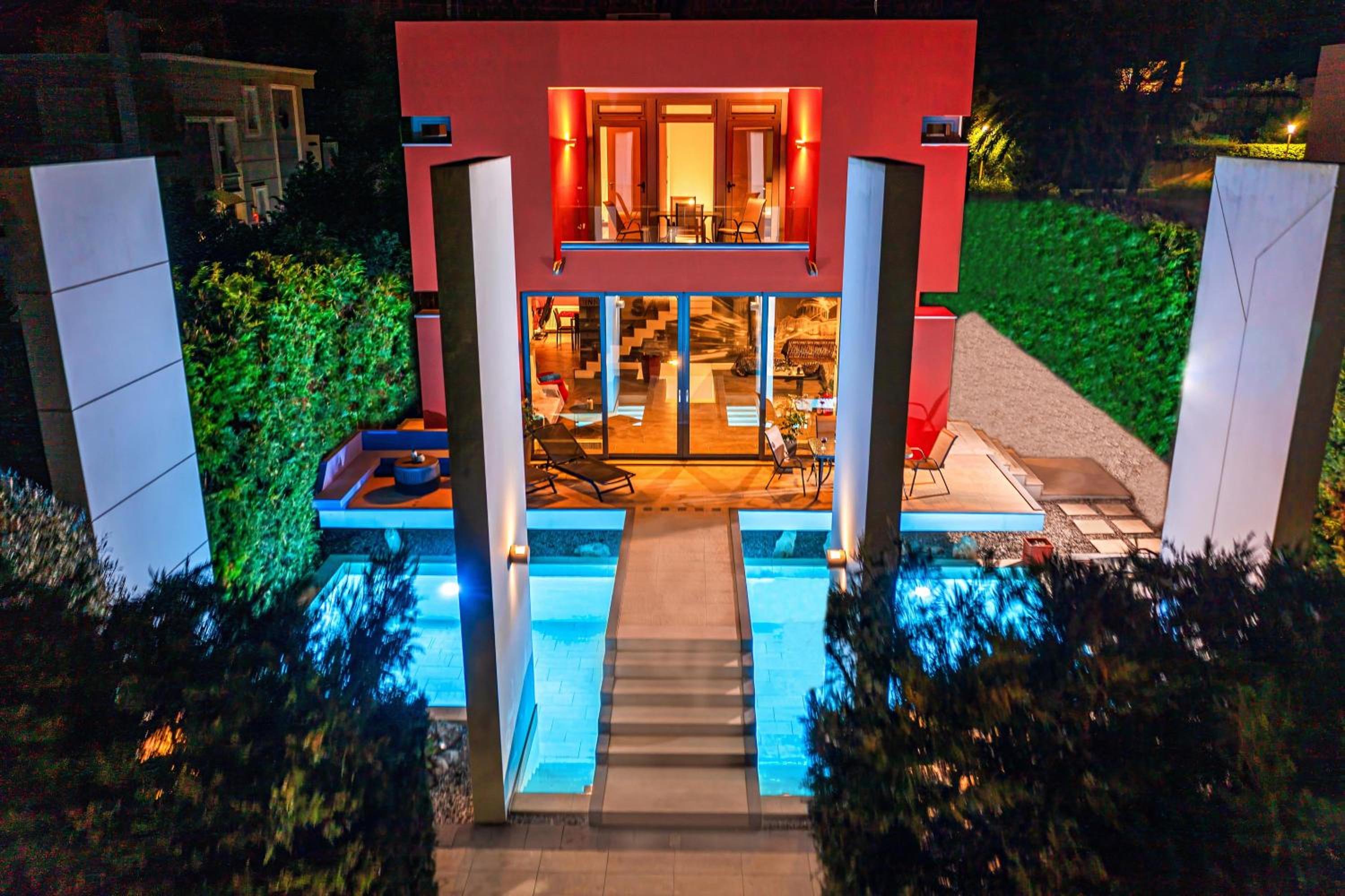 Hotel Almond Villa - Image 1