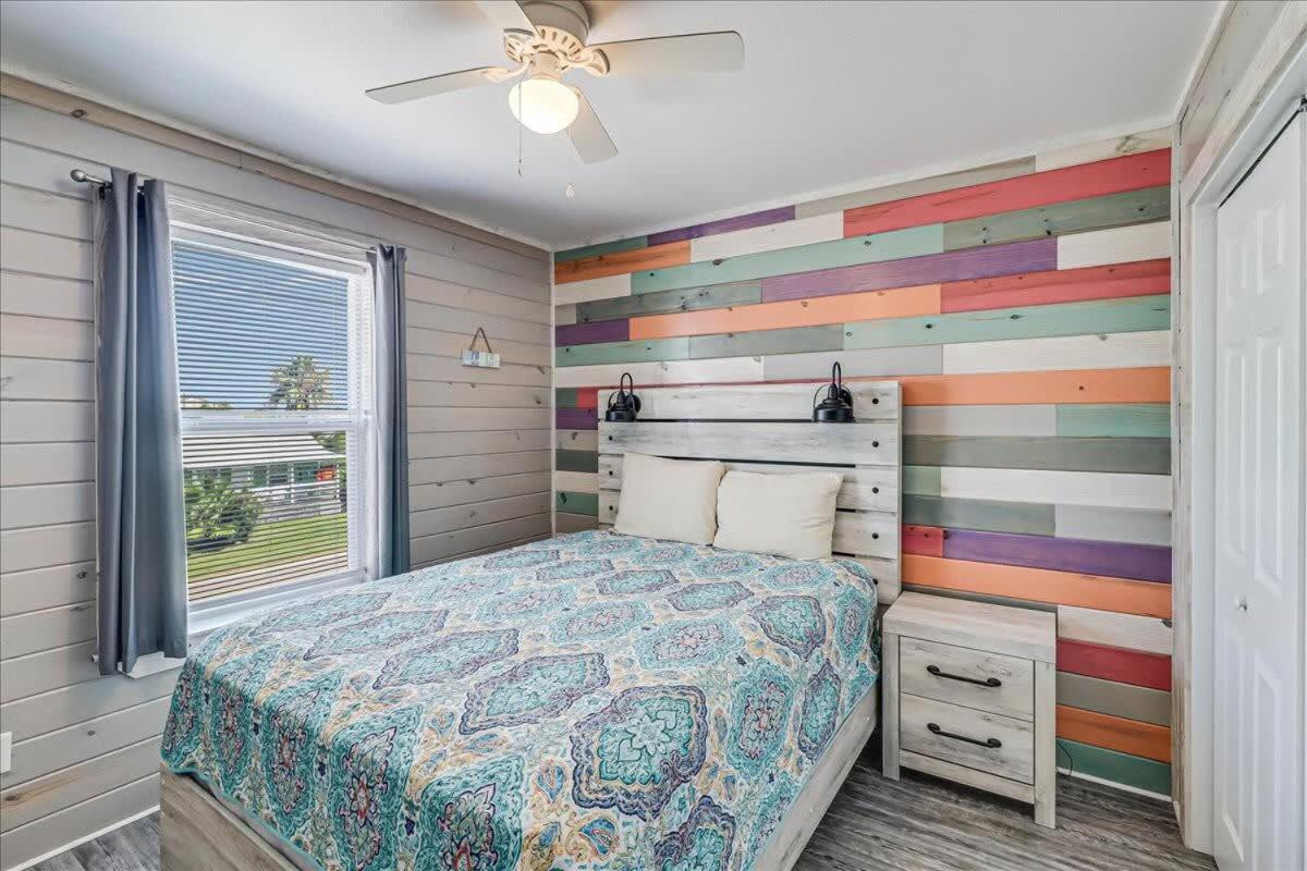 Octopus Cottage (Anchor Courts #2) view 4