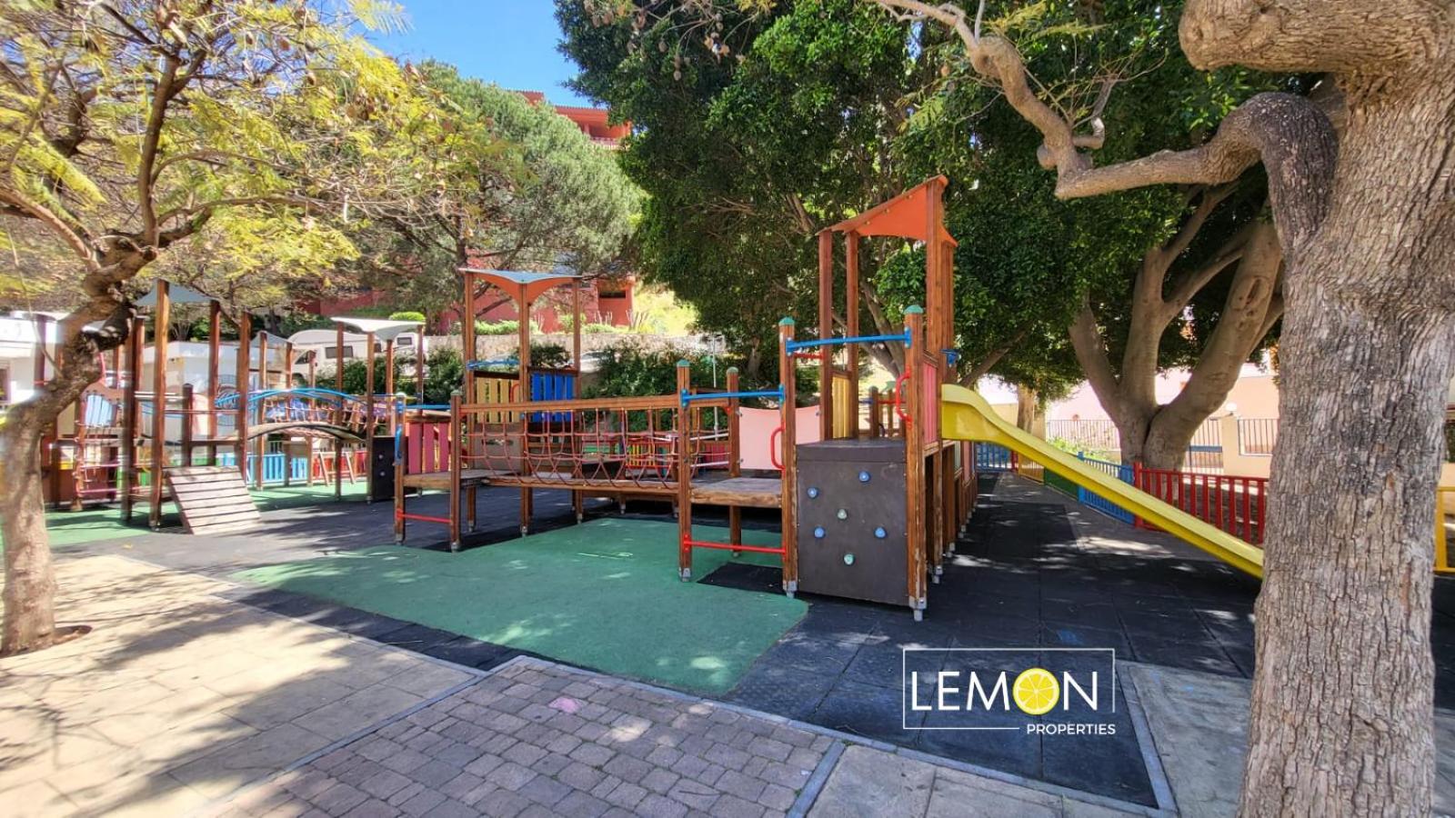 Lemon Faro Torrequebrada