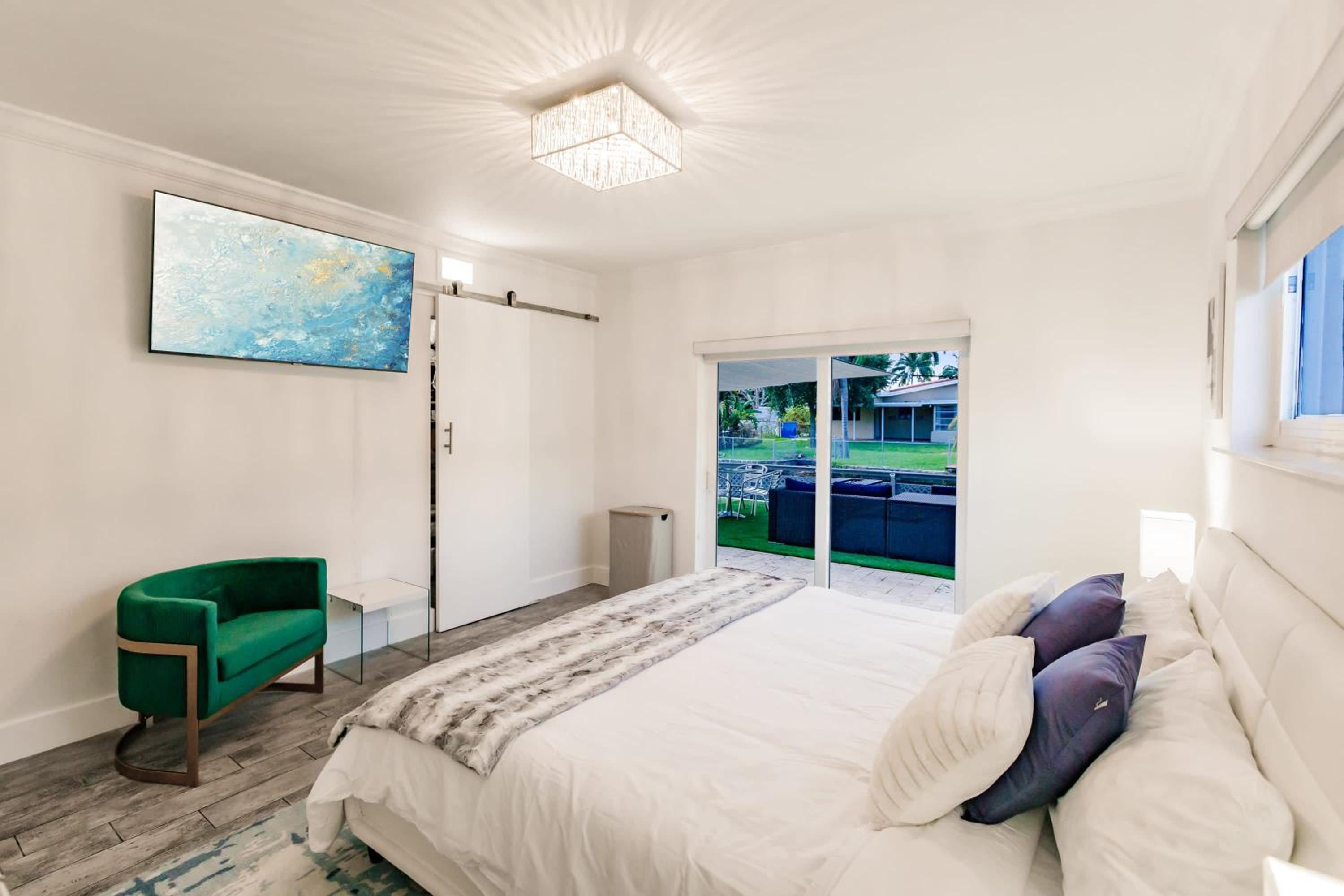 Uhost AI - 5BR Miami Home - Pool & Hot Tub