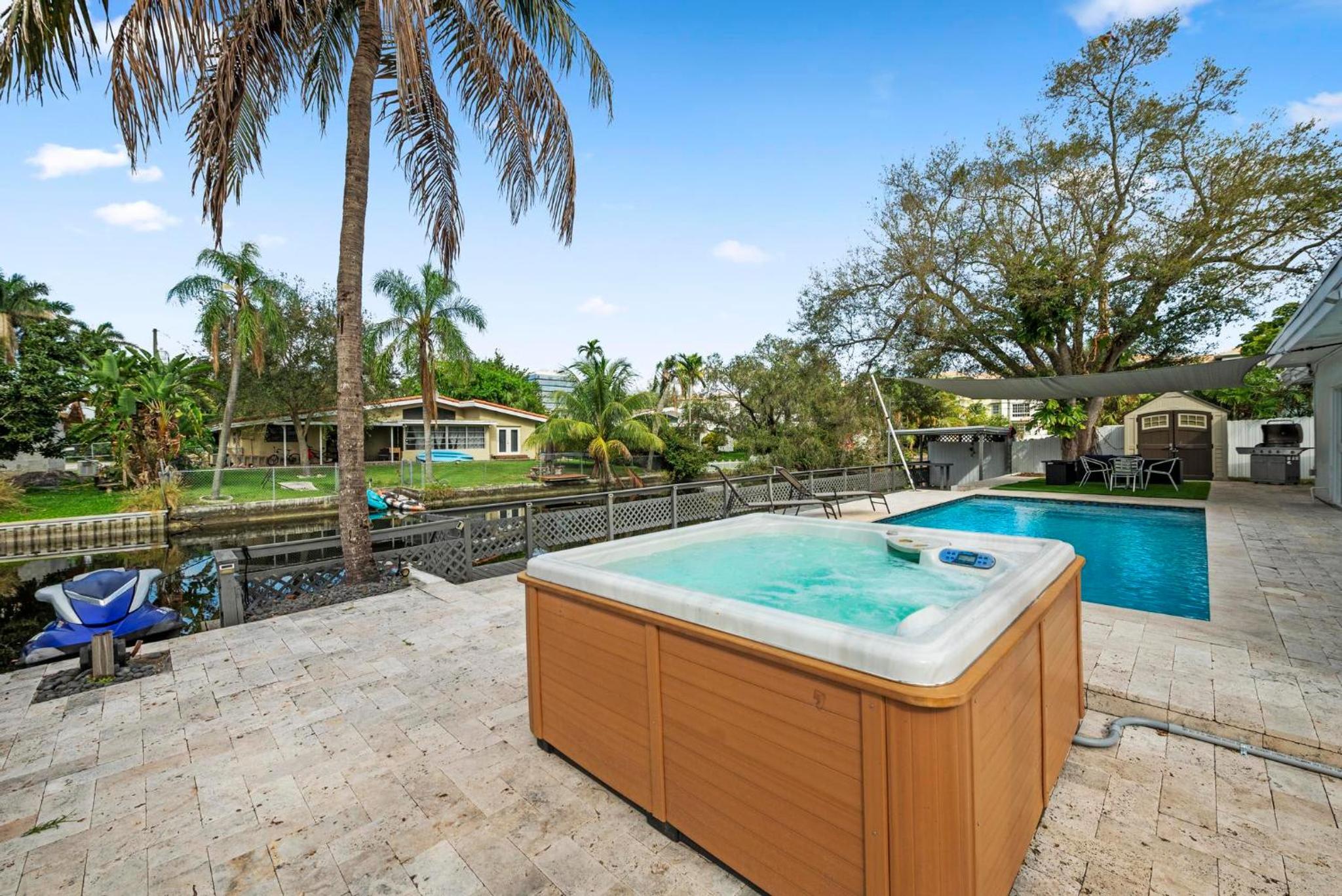 Uhost AI - 5BR Miami Home - Pool & Hot Tub