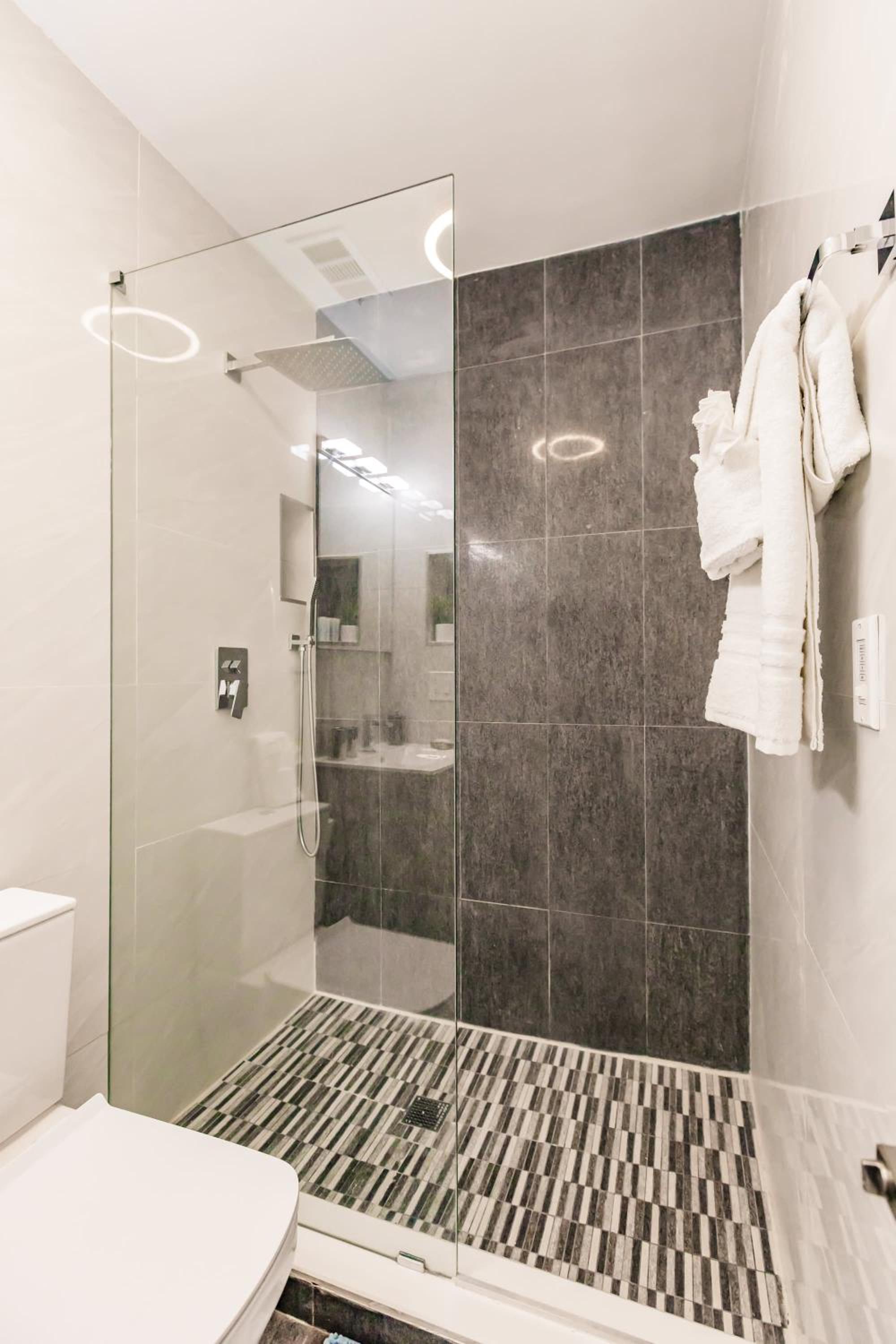 Uhost AI - 5BR Miami Home - Pool & Hot Tub