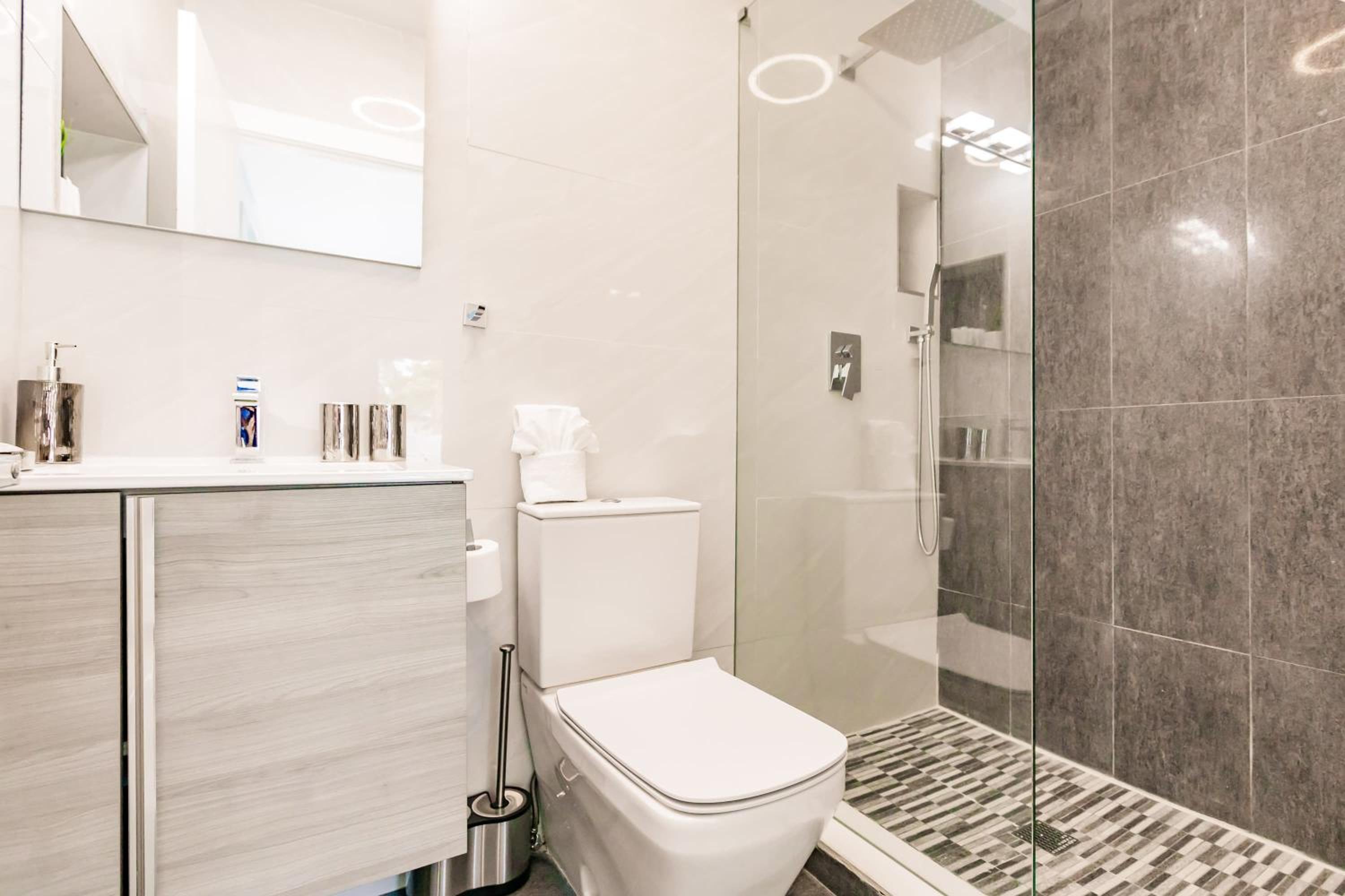 Uhost AI - 5BR Miami Home - Pool & Hot Tub