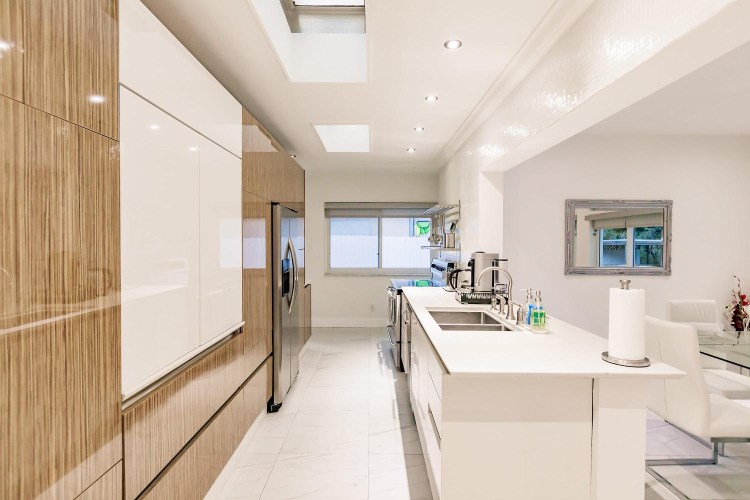 Uhost AI - 5BR Miami Home - Pool & Hot Tub