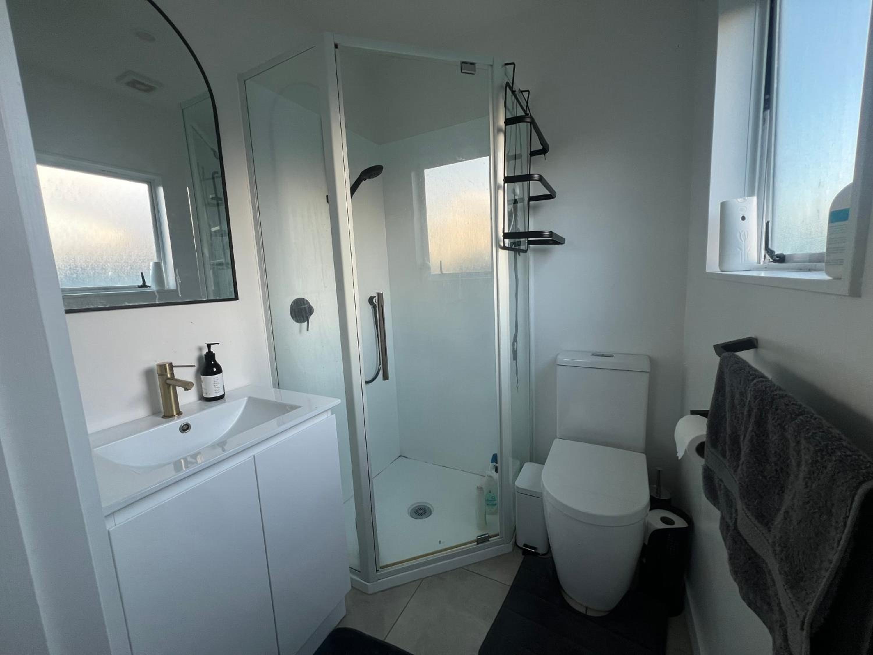 Orewa ensuite view 5