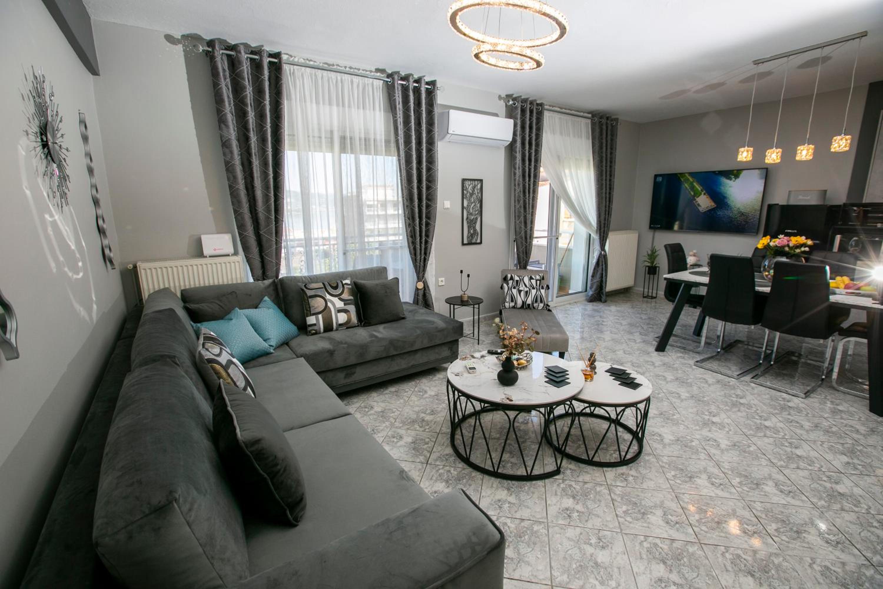 Bay Maisonette