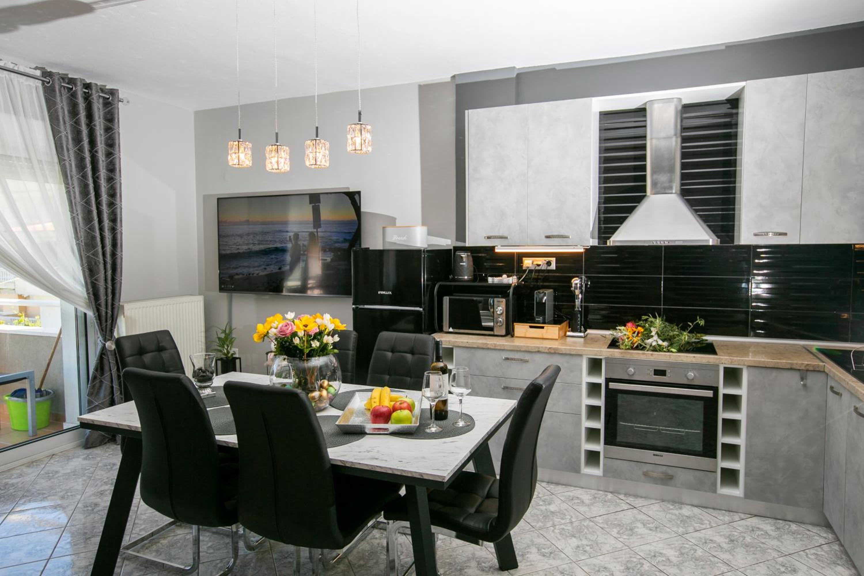 Bay Maisonette