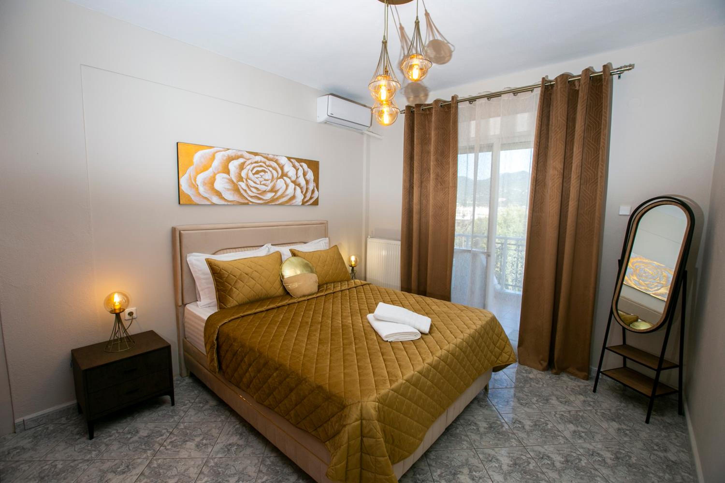 Bay Maisonette