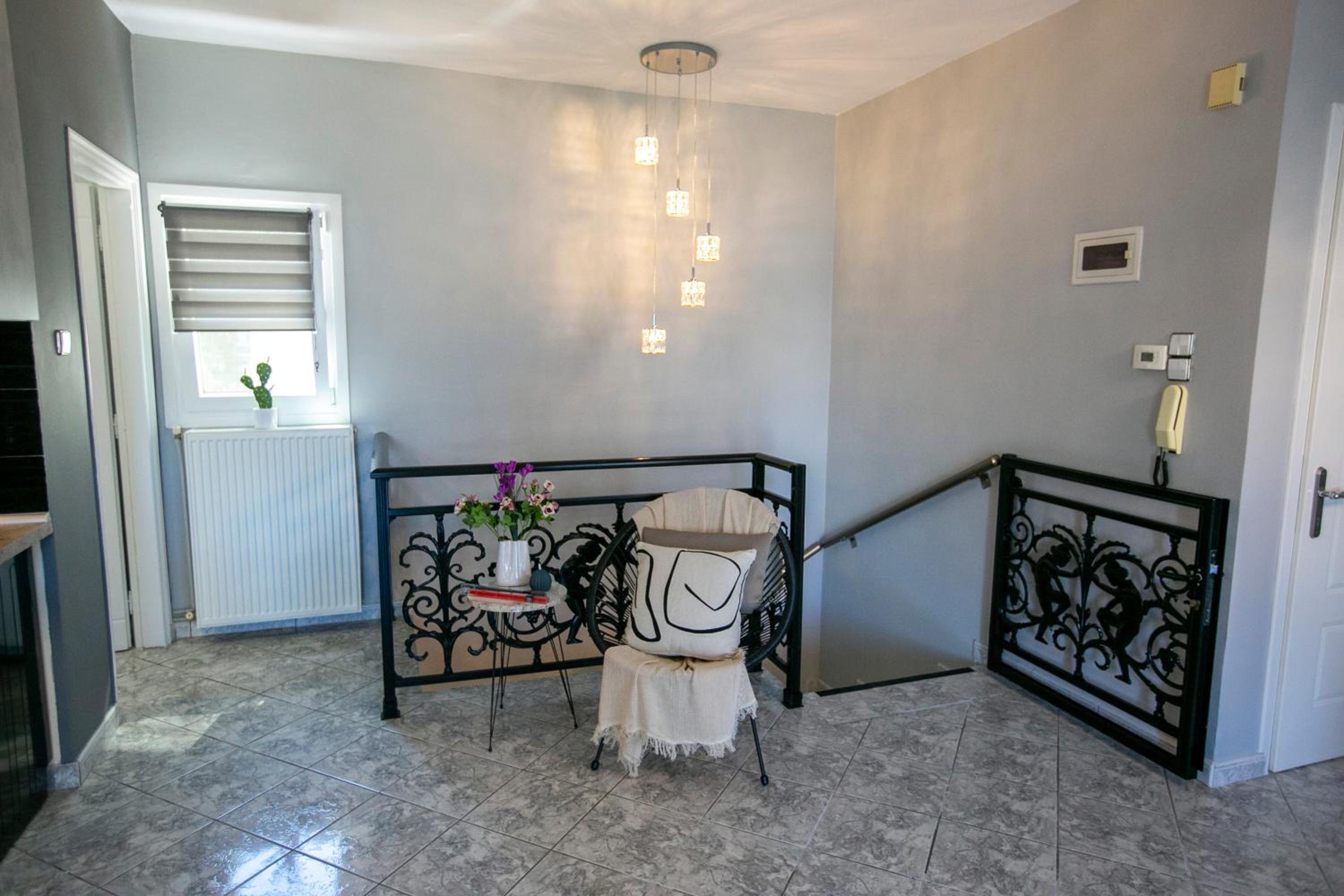 Bay Maisonette