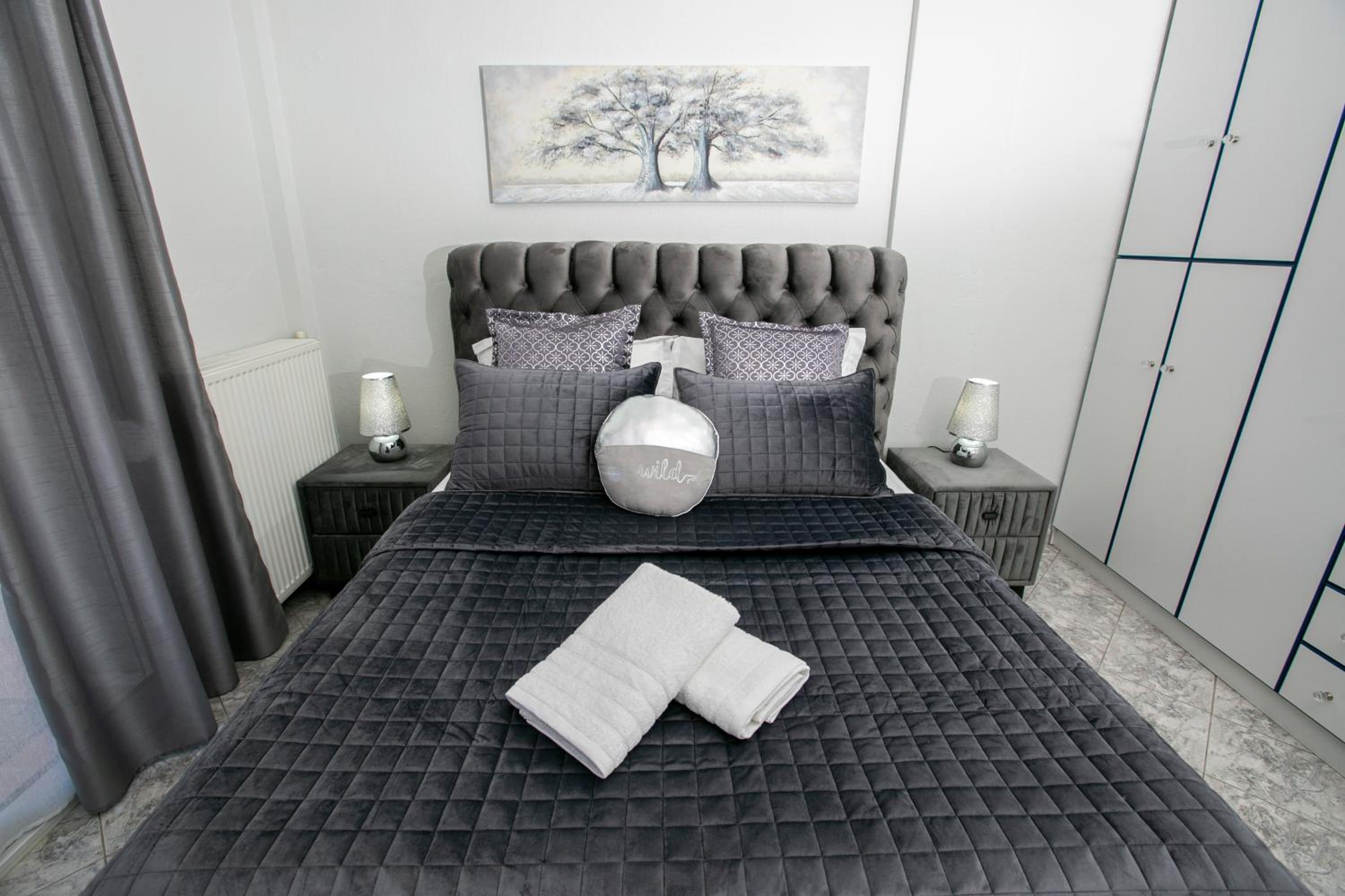 Bay Maisonette