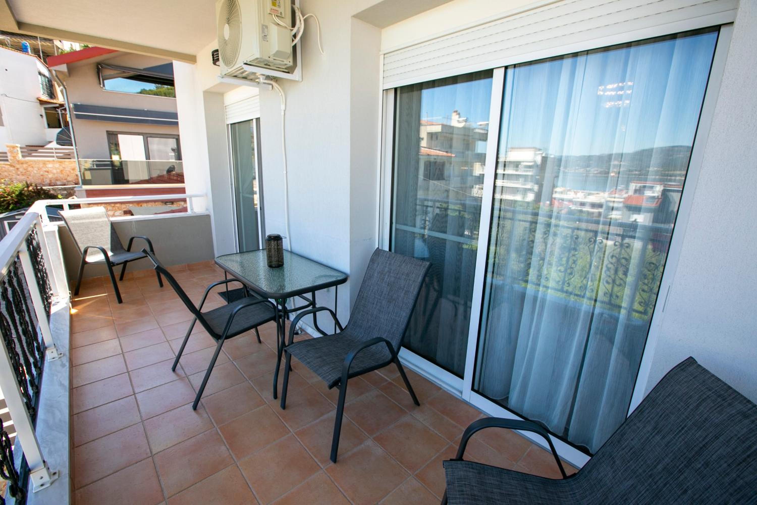 Bay Maisonette
