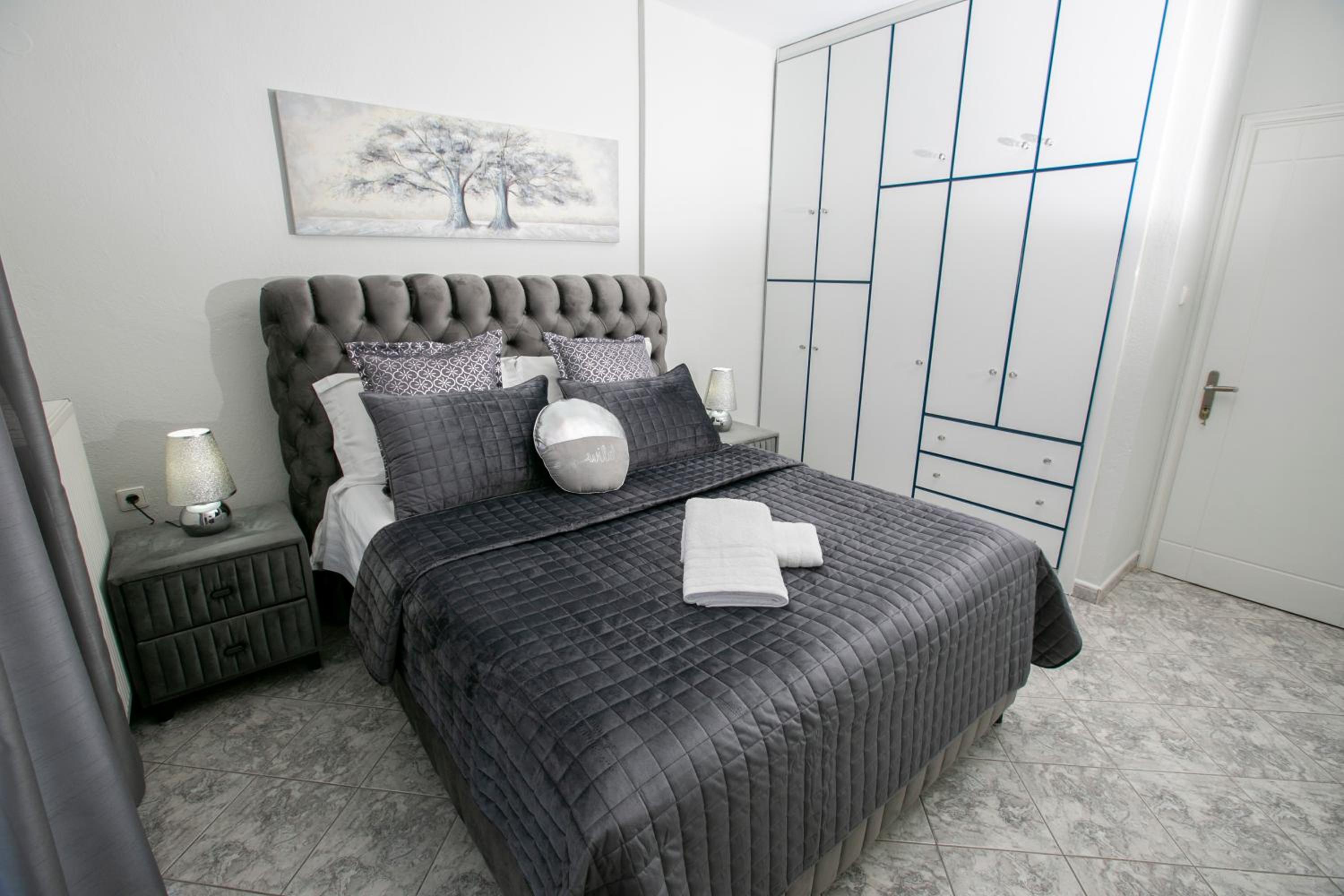 Bay Maisonette