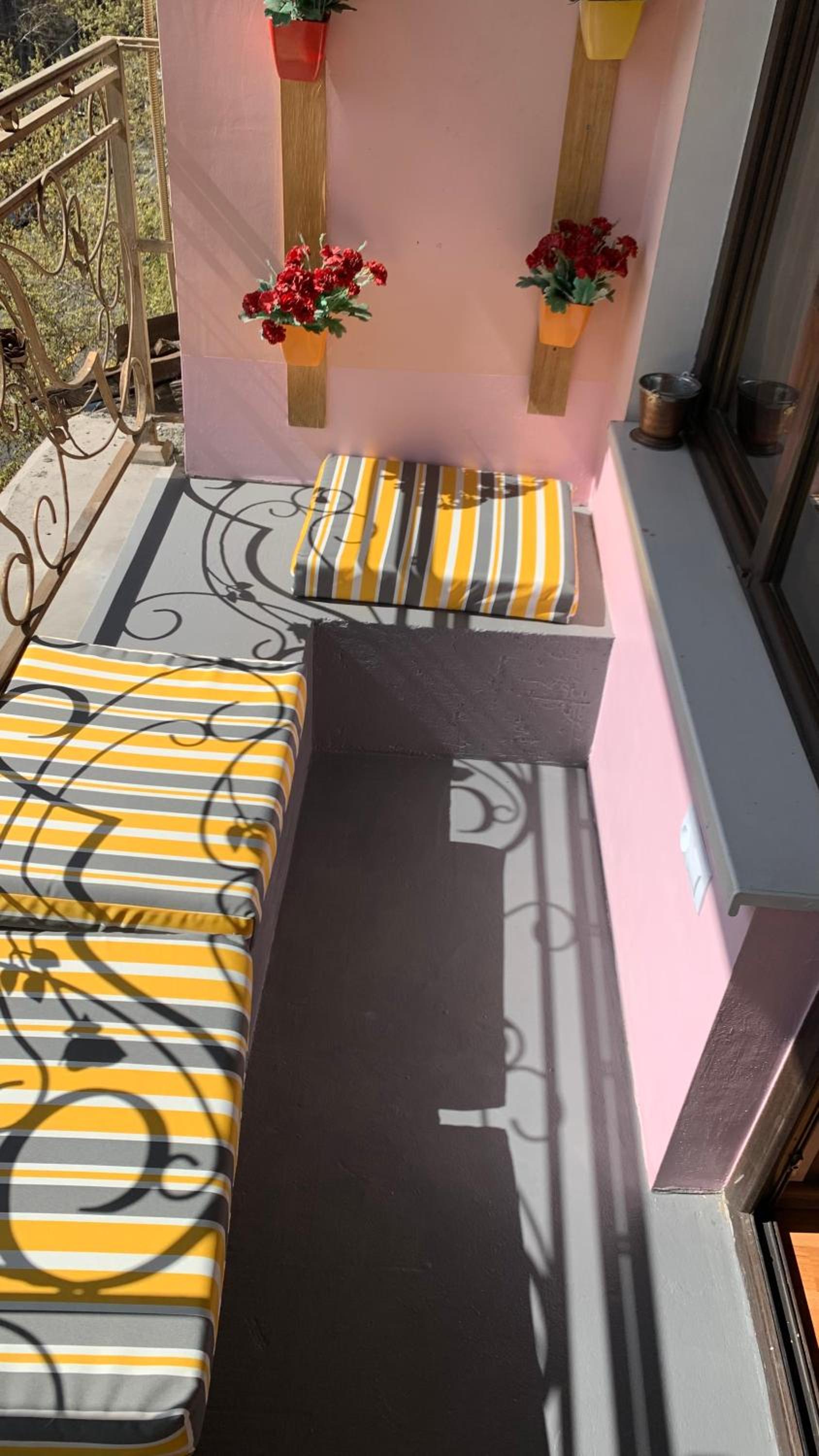Arm Hostel