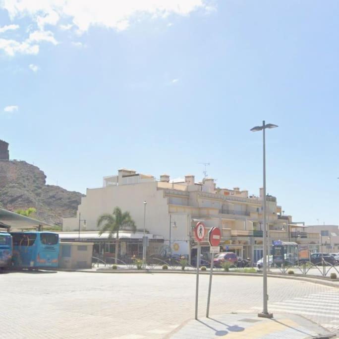 Paraíso con gran solarium privado en playa Mogán