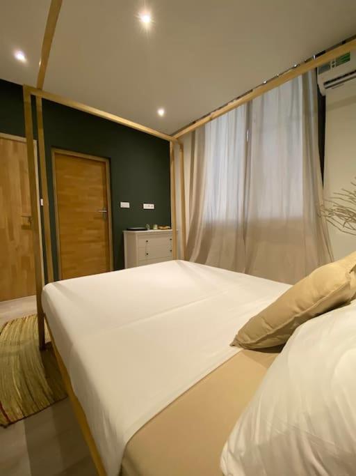 Villa Ramses Fidjrosse Benin , 7 pièces Rooftop + 5 min plages