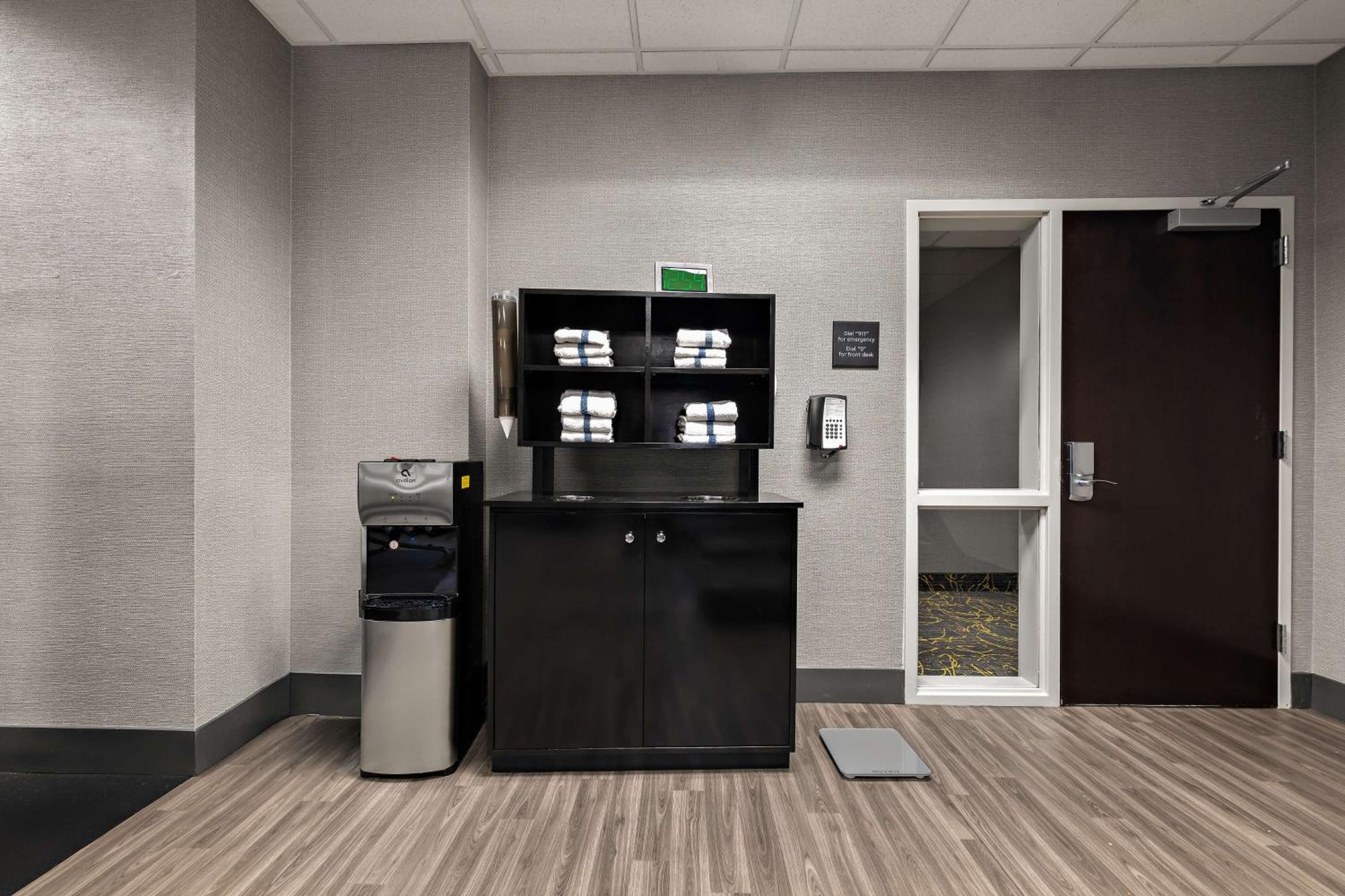 Hampton Inn Birmingham/Leeds - Property Image 11