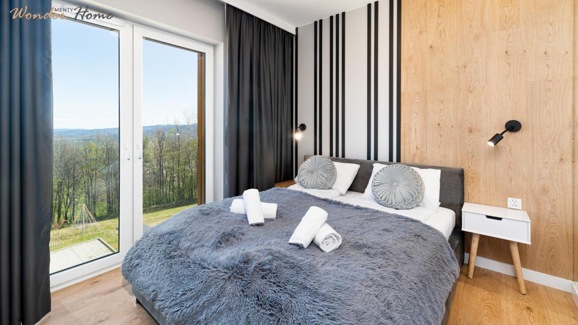 Wonder Home - Domki Hillside tuż przy stoku narciarskim - na terenie kompleksu plac zabaw i zewnętrzna siłownia, sklep, parking